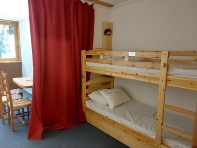 Rent in ski resort Studio 4 people (116) - Résidence Belles Challes - Les Arcs - Sleeping area