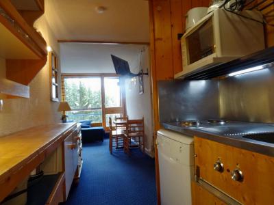 Rent in ski resort Studio sleeping corner 4 people (524) - Résidence Belles Challes - Les Arcs - Kitchen