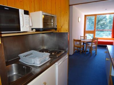 Rent in ski resort Studio sleeping corner 4 people (634) - Résidence Belles Challes - Les Arcs - Kitchen