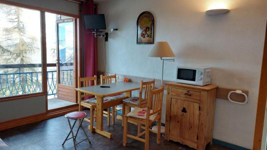 Rent in ski resort 2 room apartment 5 people (214) - Résidence le Ruitor - Les Arcs - Living room