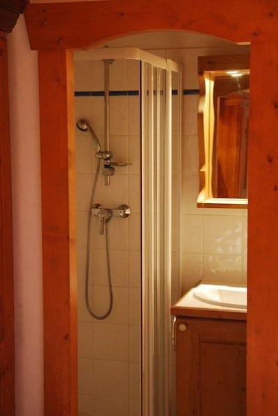 Rent in ski resort 4 room duplex apartment 6 people (B16) - Résidence le St Bernard - Les Arcs - Shower room