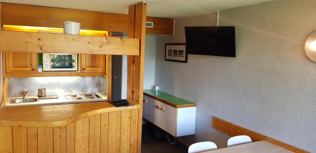 Rent in ski resort Studio sleeping corner 5 people (073) - Résidence les Lauzières - Les Arcs - Kitchen