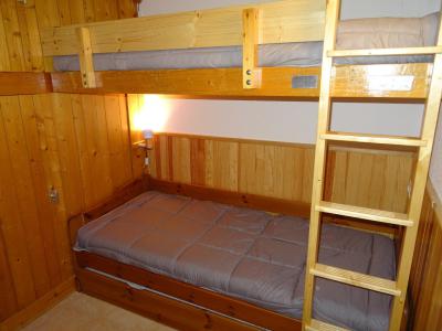 Rent in ski resort Studio sleeping corner 5 people (479) - Résidence les Lauzières - Les Arcs - Bedroom