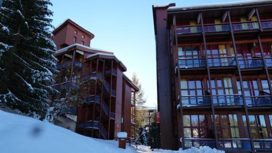Rent in ski resort Résidence les Mirantins 3 - Les Arcs - Winter outside