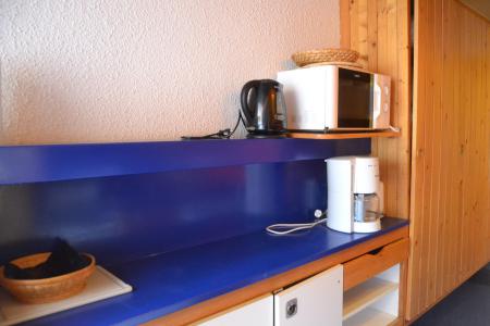 Rent in ski resort Studio sleeping corner 4 people (403) - Résidence Miravidi - Les Arcs - Kitchen