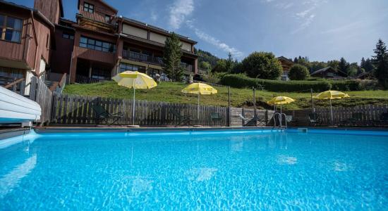 Location au ski Les Flocons Verts - Les Carroz - Piscine