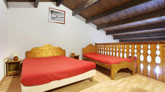 Аренда на лыжном курорте Résidence le Front de Neige - Les Carroz - Двухспальная кровать