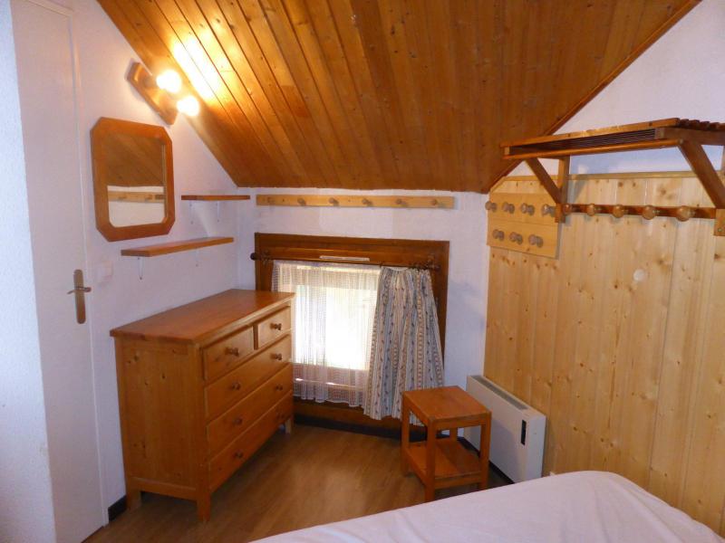 Rent in ski resort 2 room apartment sleeping corner 4 people (812) - Résidence les Combettes - Les Contamines-Montjoie - Bedroom