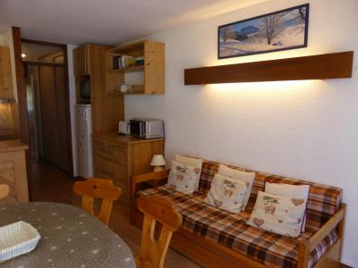 Rent in ski resort 3 room apartment 6 people (D75/R571) - Résidence Rochasset - Les Contamines-Montjoie - Living room