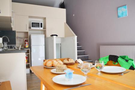 Rent in ski resort VVF Villages les Sucs du Velay - Les Estables - Dining area