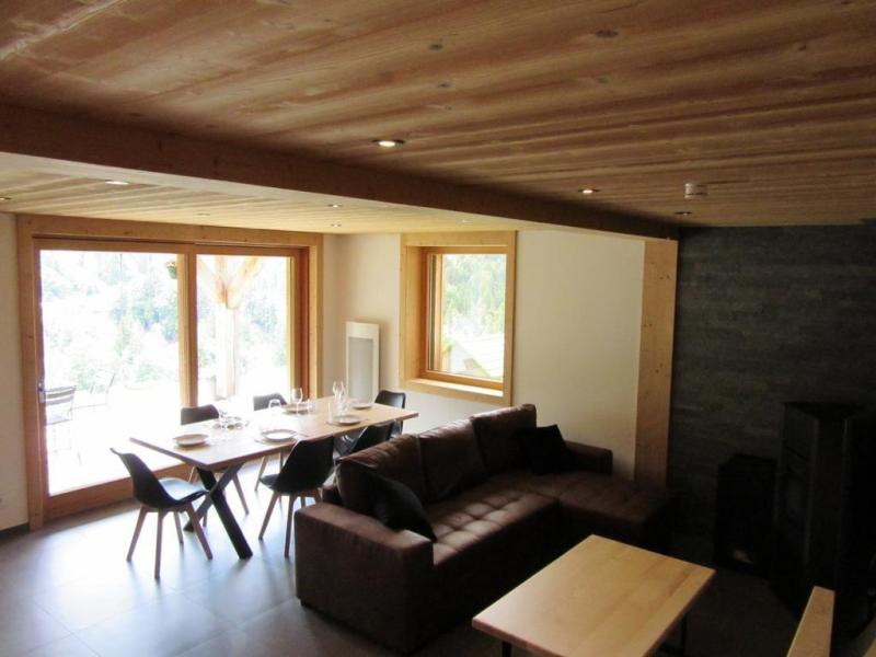 Rent in ski resort 3 room apartment 6 people - Chalet Authentique - Les Gets - Living room