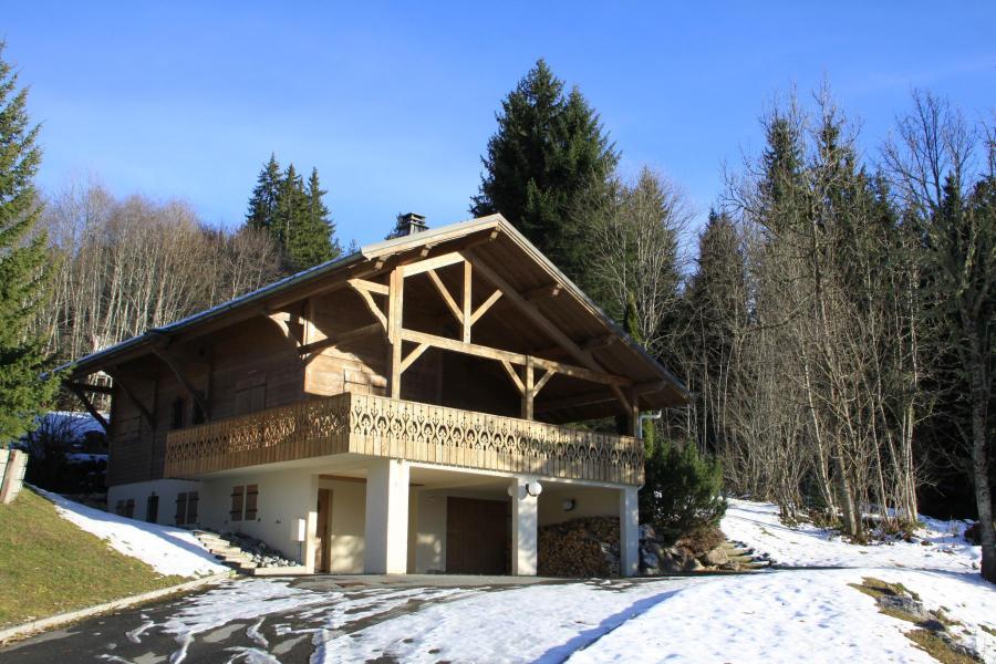 Skiverleih 7 Zimmer Chalet für 16 Personen - Chalet du Lac des Ecoles - Les Gets - Draußen im Winter