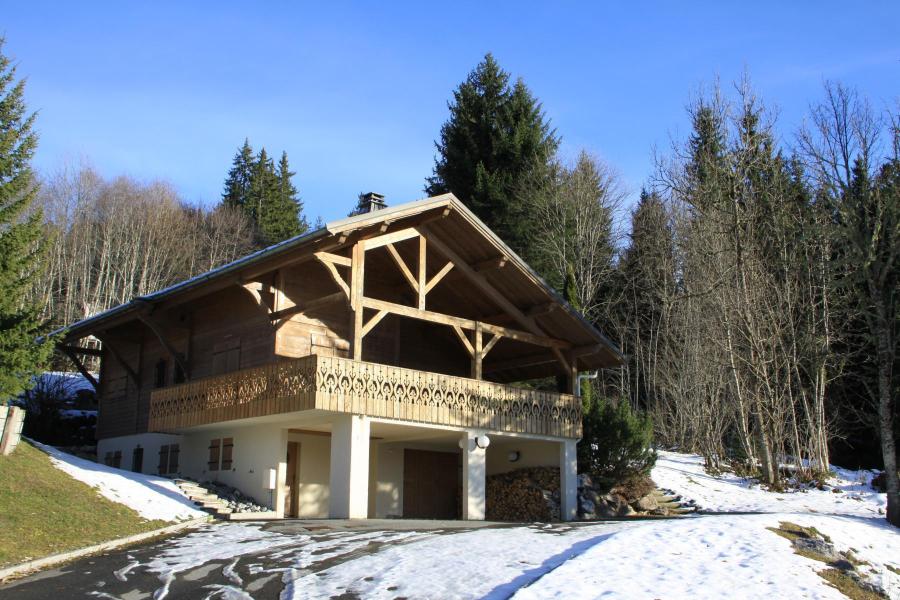 Location au ski Chalet 7 pièces 16 personnes - Chalet du Lac des Ecoles - Les Gets - Extérieur hiver