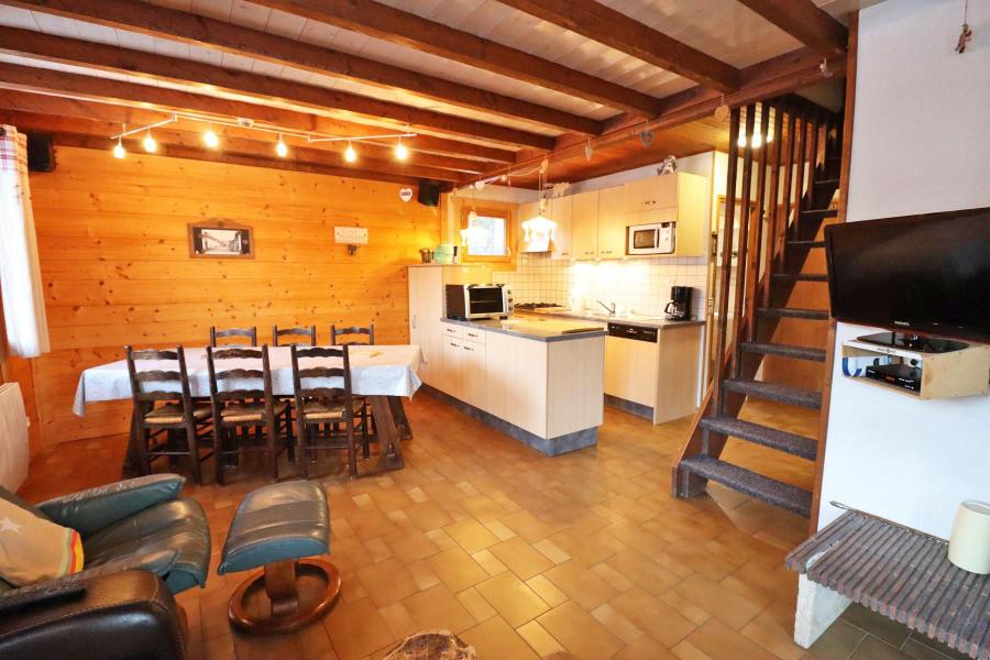 Rent in ski resort 4 room chalet 8 people - Chalet Gibannaz - Les Gets - Living room