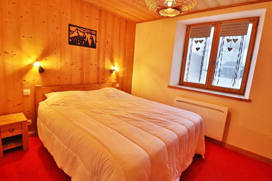 Rent in ski resort 2 room apartment cabin 6 people - Chalet le Tremplin - Les Gets - Bedroom