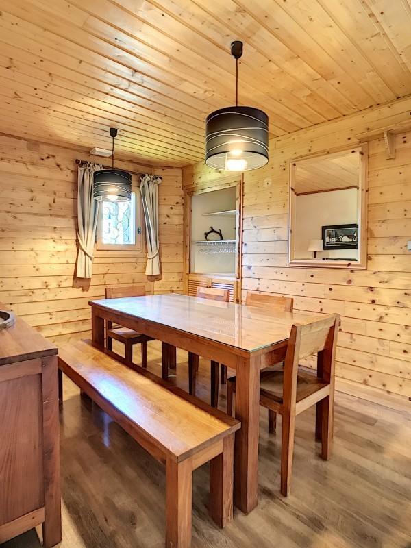 Rent in ski resort Chalet Renard du Lac - Les Gets - Living room