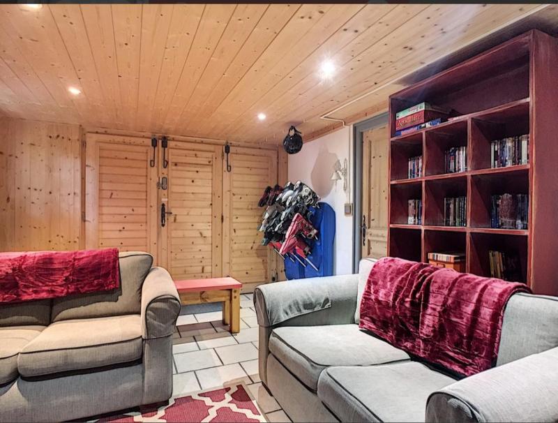 Rent in ski resort Chalet Renard du Lac - Les Gets - Living room