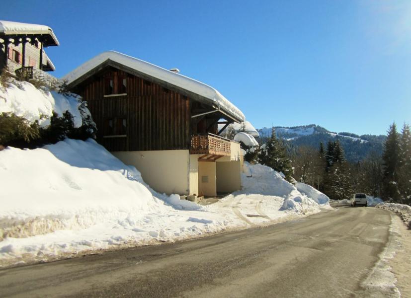 Wynajem na narty Domek górski 5 pokojowy 9 osób - Chalet Roses des Vents - Les Gets - Zima na zewnątrz