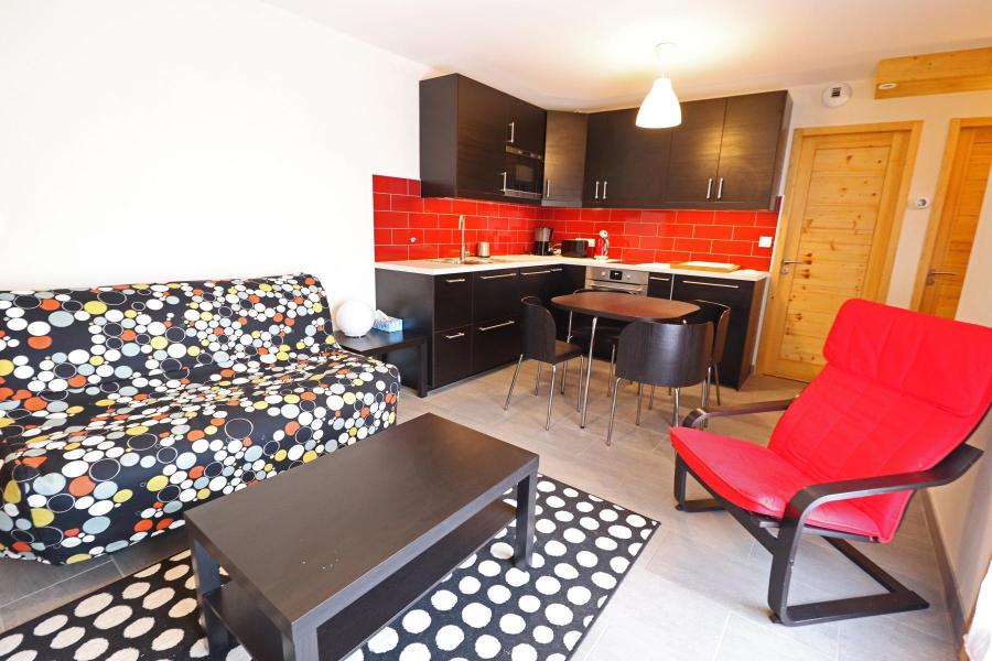 Rent in ski resort 2 room apartment 4 people - Chalet Trois Fleurs - Les Gets - Living room