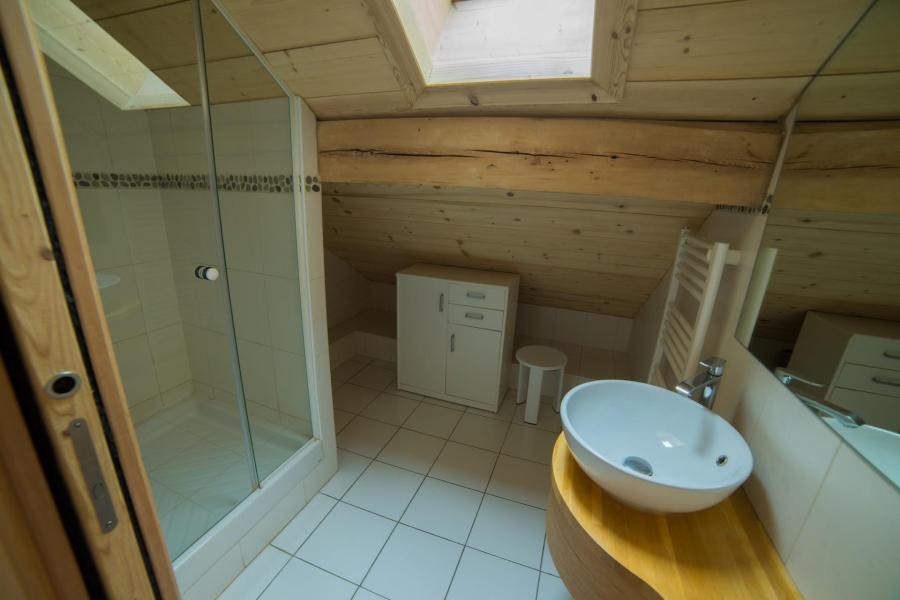 Location au ski Appartement duplex 5 pièces 10 personnes - Résidence Azalées - Les Gets - Salle de douche