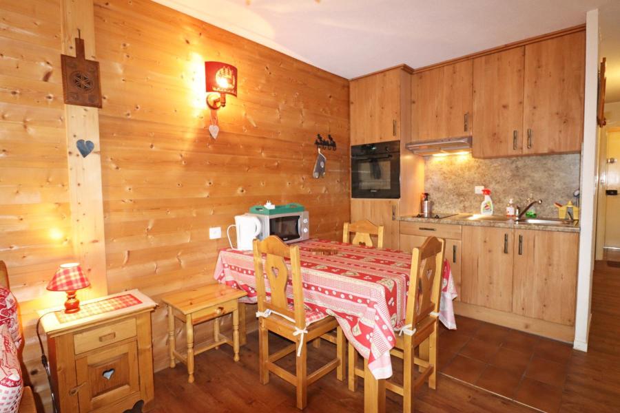 Rent in ski resort 2 room apartment 5 people (R51) - Résidence Benevy - Les Gets - Living room