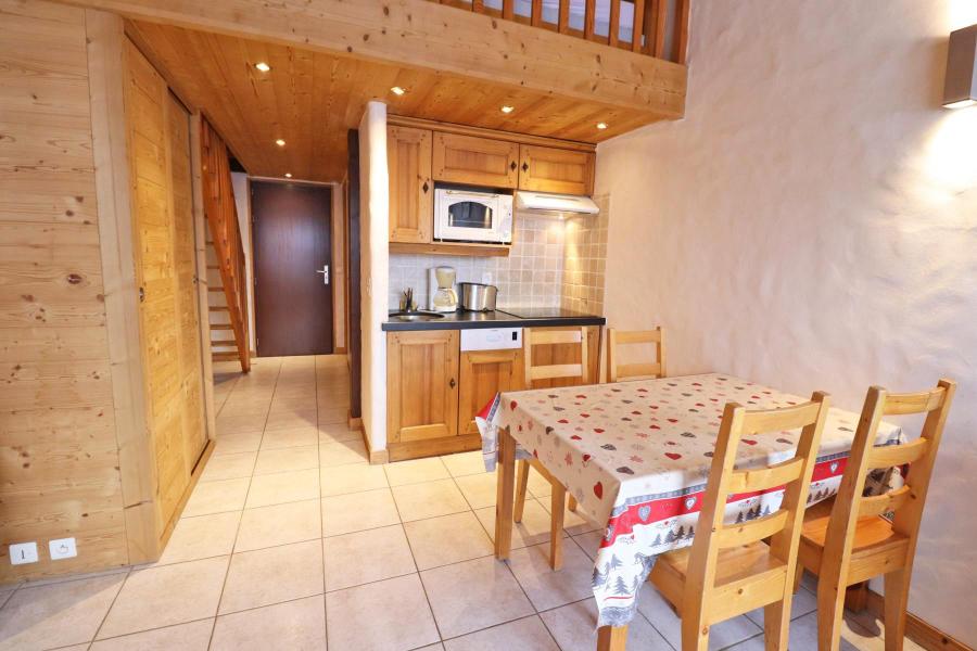 Rent in ski resort Studio mezzanine 5 people - Résidence Bivouac - Les Gets - Living room