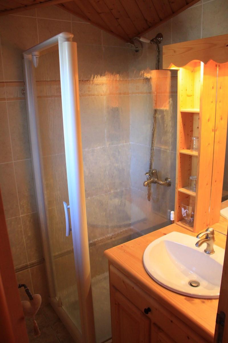 Rent in ski resort 3 room duplex apartment 6 people - Résidence Bois de Lune  - Les Gets - Shower room