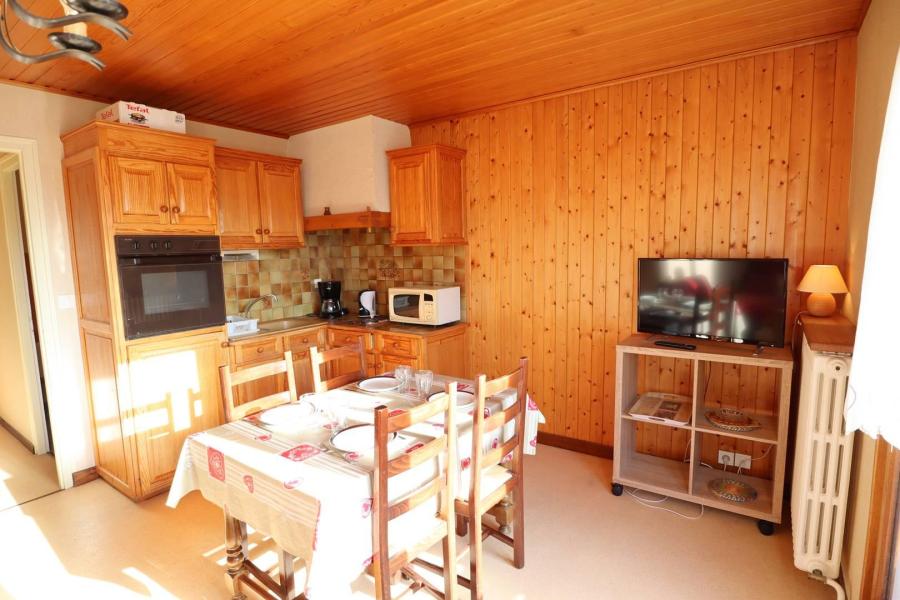 Rent in ski resort 2 room apartment 4 people - Résidence Bruyères - Les Gets - Living room