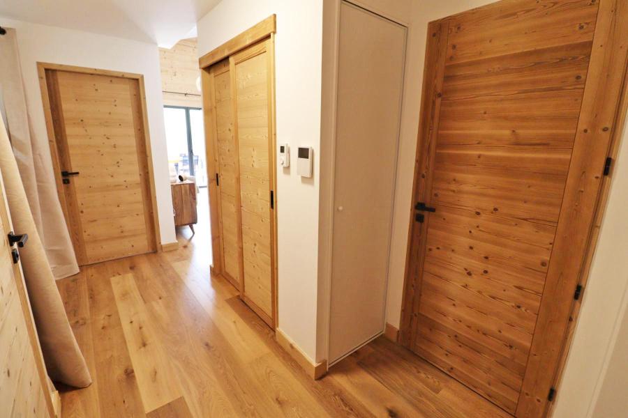 Wynajem na narty Apartament 2 pokojowy z alkową 4 osoby - Résidence Cairn Harmony  - Les Gets - Korytarz