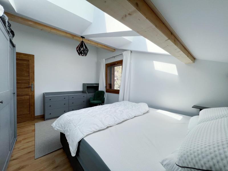 Rent in ski resort 3 room duplex apartment 6 people - Résidence Carmine Lodge - Les Gets - Bedroom