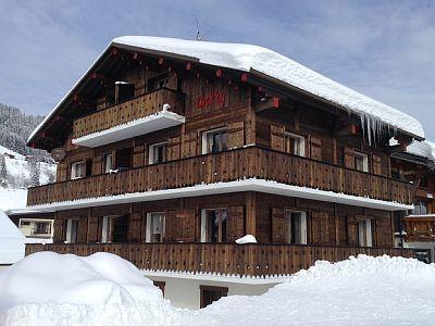 Vacances en montagne Résidence Carry - Les Gets - Extérieur hiver