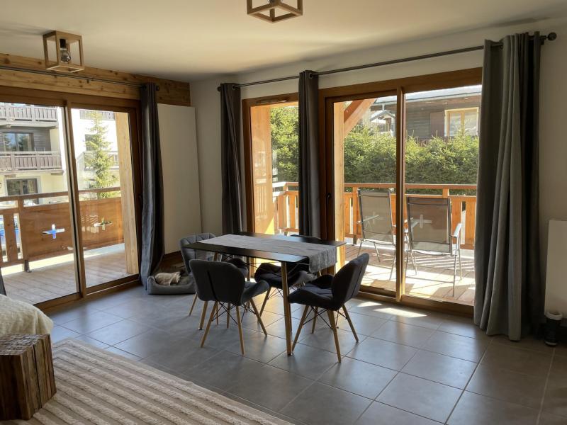 Ski verhuur Appartement 3 kamers 6 personen - Résidence Chalet d'Inès - Les Gets - Woonkamer