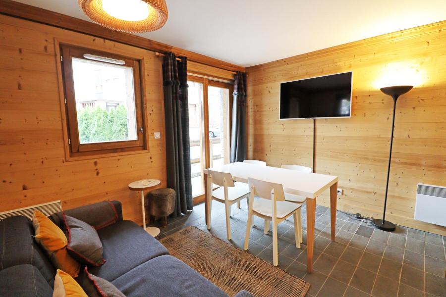 Rent in ski resort 2 room apartment sleeping corner 4 people - Résidence Chalune - Les Gets - Living room