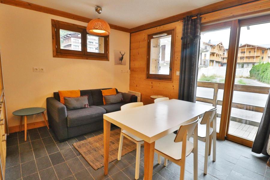 Rent in ski resort 2 room apartment sleeping corner 4 people - Résidence Chalune - Les Gets - Living room