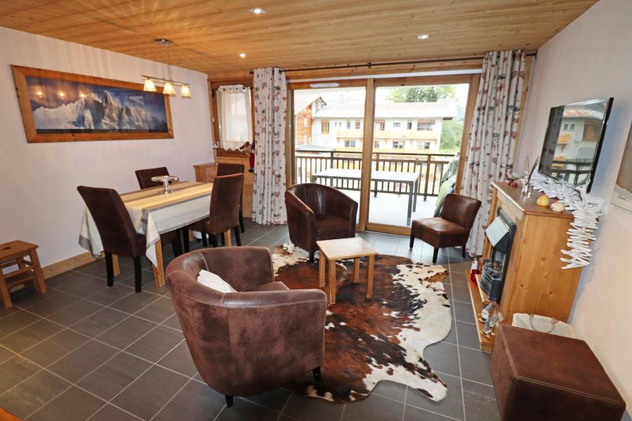 Rent in ski resort 3 room apartment 4 people - Résidence Chalune - Les Gets - Living room