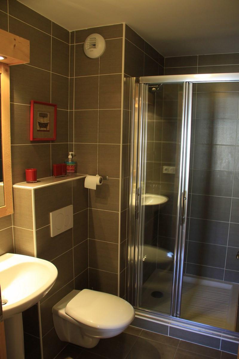 Location au ski Appartement duplex 4 pièces 8 personnes - Résidence Chalune - Les Gets - Salle de douche