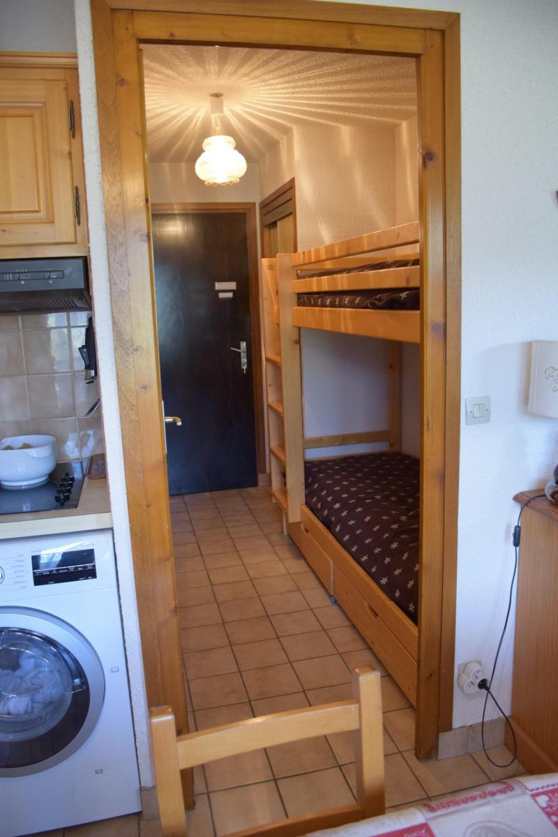 Rent in ski resort 2 room mezzanine apartment 6 people - Résidence Chantemerle - Les Gets - Living room