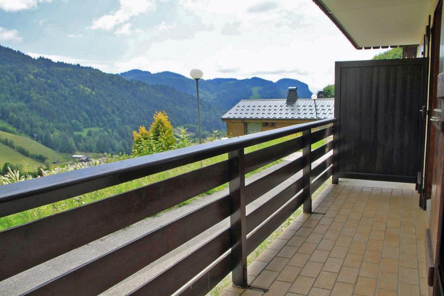 Rent in ski resort Studio sleeping corner 4 people - Résidence Chantemerle - Les Gets - Balcony