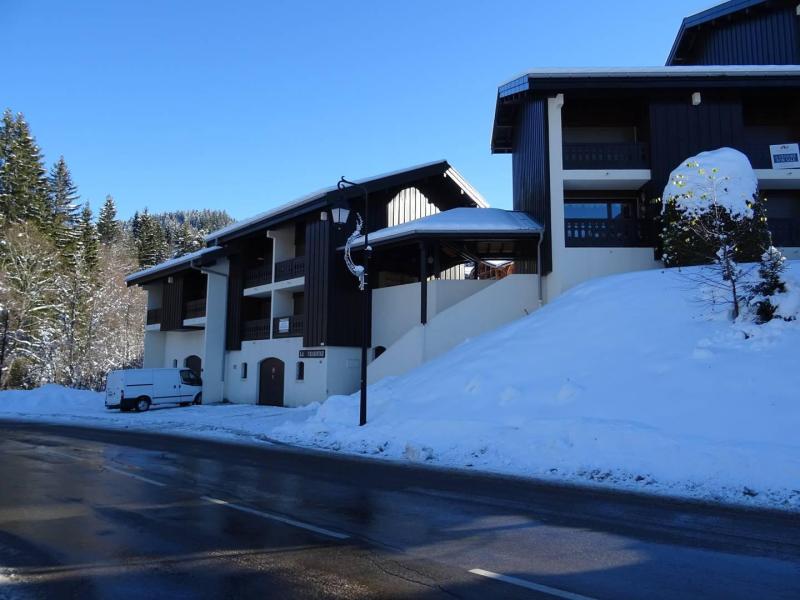 Vacances en montagne Appartement souplex 2 pièces 6 personnes - Résidence Charniaz - Les Gets - Extérieur hiver