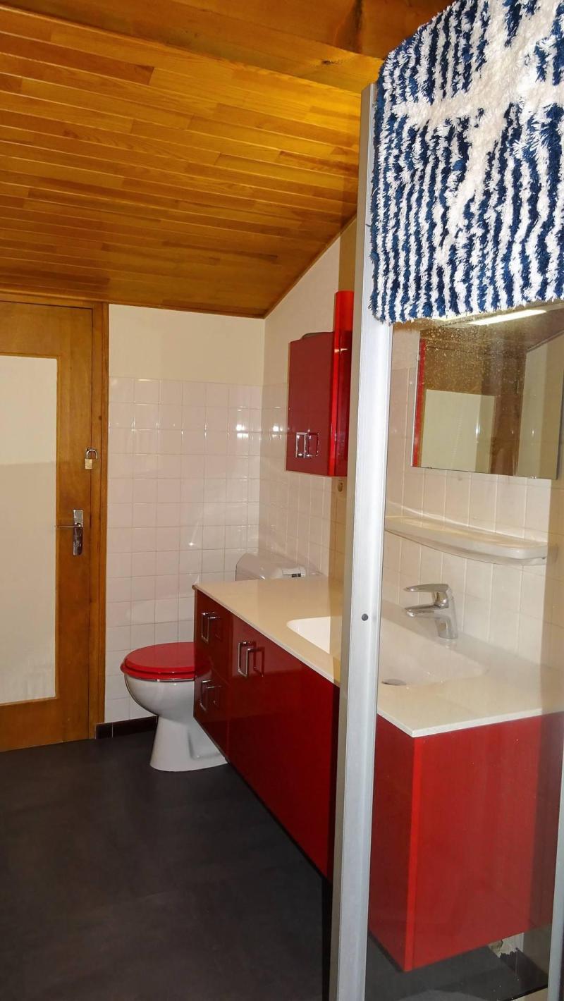 Rent in ski resort 6 room duplex apartment 12 people - Résidence Copinière - Les Gets - Shower room