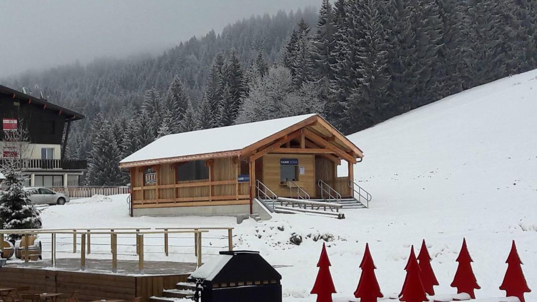 Аренда на лыжном курорте Апартаменты дуплекс 2 комнат 6 чел. (8) - Résidence de la Turche - Les Gets - зимой под открытым небом
