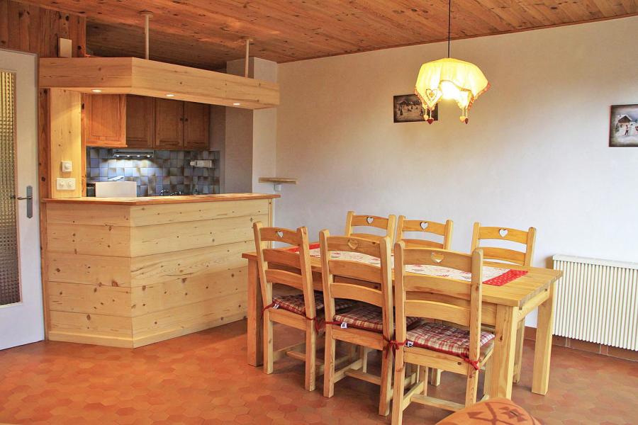 Ski verhuur Appartement 2 kamers 4 personen - Résidence Le Clos Fleuri - Les Gets - Woonkamer