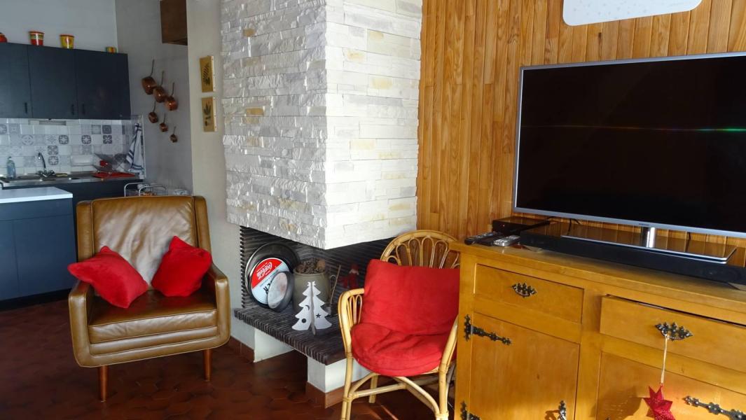 Rent in ski resort 3 room duplex apartment 7 people - Résidence Le Mont Caly - Les Gets - Living room