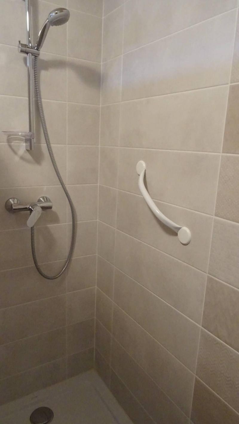 Location au ski Appartement 2 pièces 5 personnes (140) - Résidence les Mélèzes - Les Gets - Salle de douche