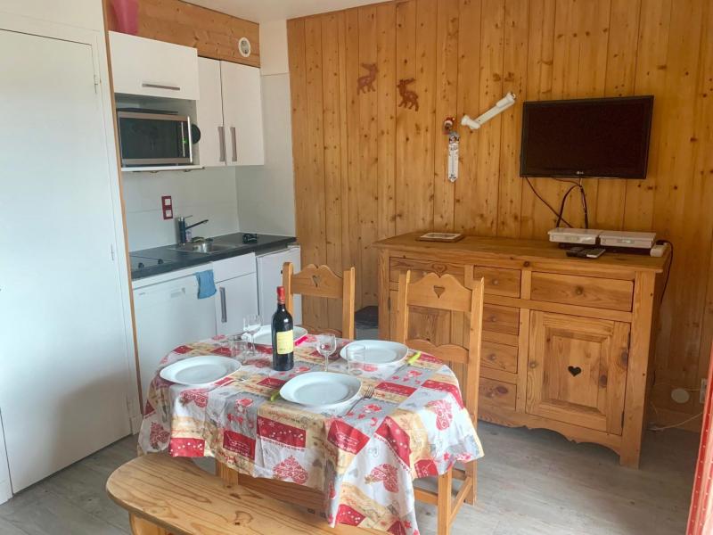 Rent in ski resort Studio cabin 4 people (58) - Résidence Marcelly - Les Gets - Living room