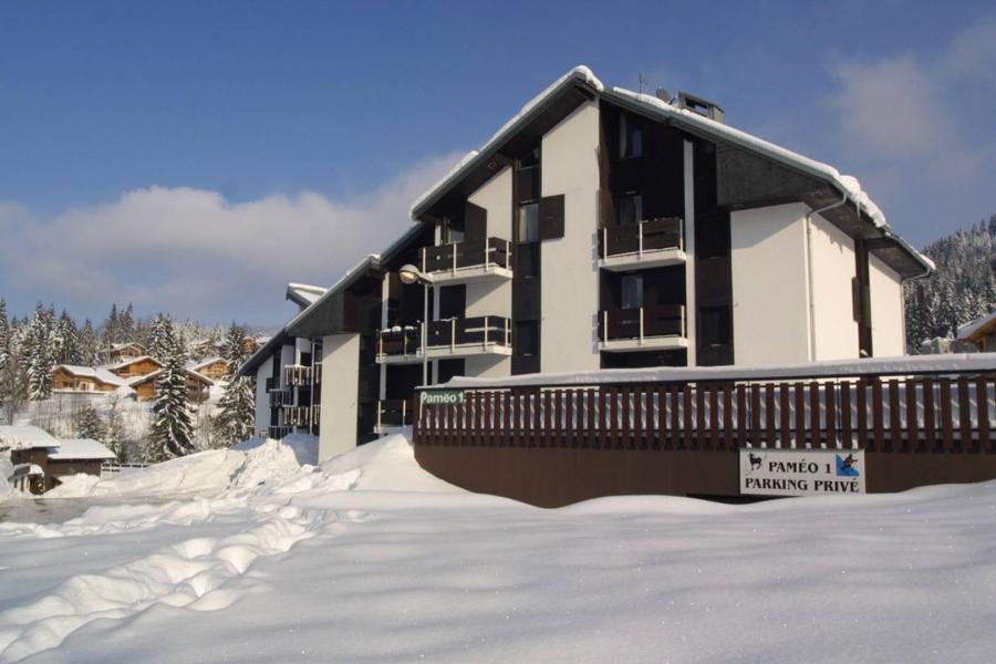 Vacanze in montagna Appartamento su due piani 2 stanze per 5 persone - Résidence Pameo - Les Gets - Esteriore inverno