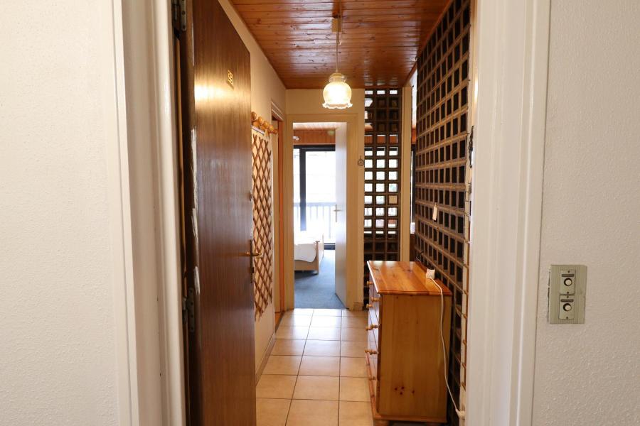 Rent in ski resort Studio sleeping corner 4 people (14) - Résidence Pied de l'Adroit - Les Gets - Corridor