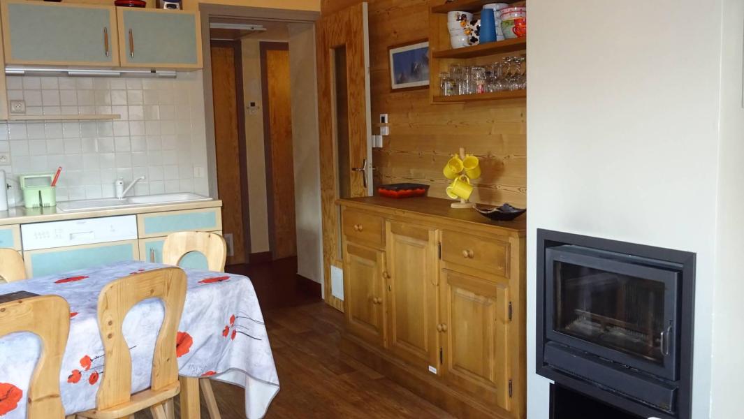 Rent in ski resort 2 room apartment cabin 6 people - Résidence Plein Soleil - Les Gets - Living room