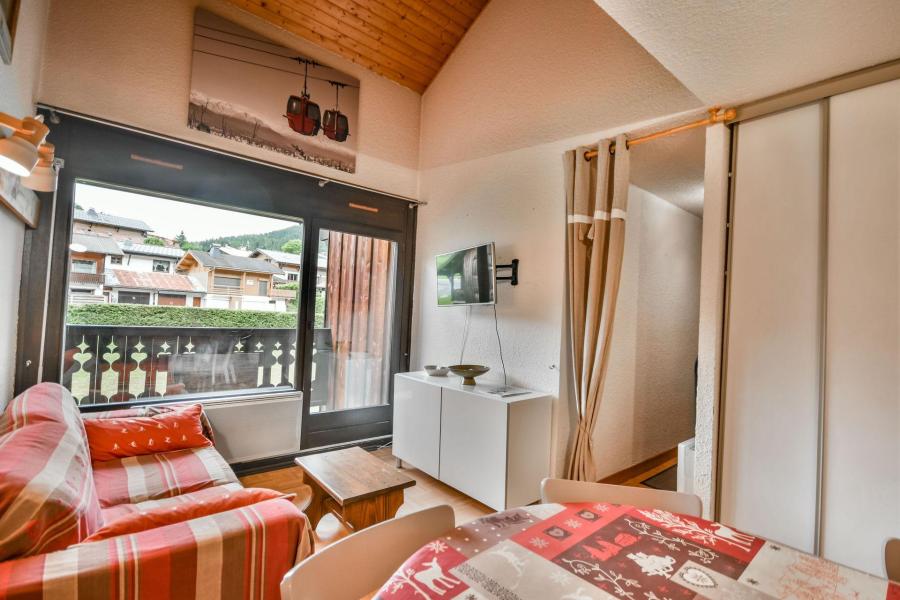 Rent in ski resort 2 room duplex apartment sleeping corner 4-6 people (2146) - Résidence Praz du Soleil - Les Gets - Living room