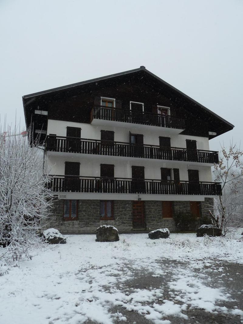 Аренда на лыжном курорте Апартаменты 3 комнат 5 чел. - Résidence Retour aux neiges  - Les Gets - зимой под открытым небом